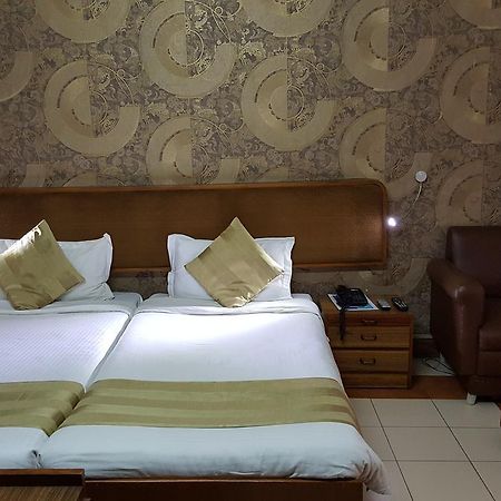 Hotel Executive Lucknow Exterior foto