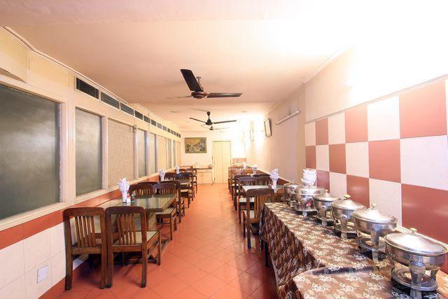 Oyo 15791 Flagship Hotel Executive Hazratganj Lucknow Exterior foto
