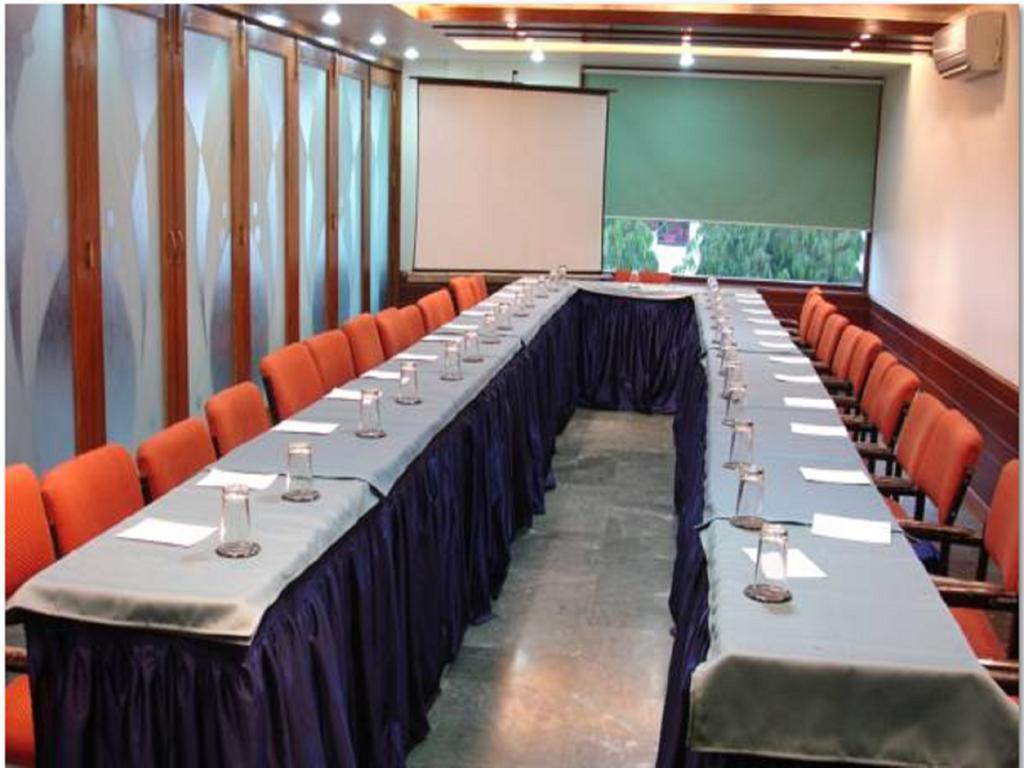 Oyo 15791 Flagship Hotel Executive Hazratganj Lucknow Exterior foto