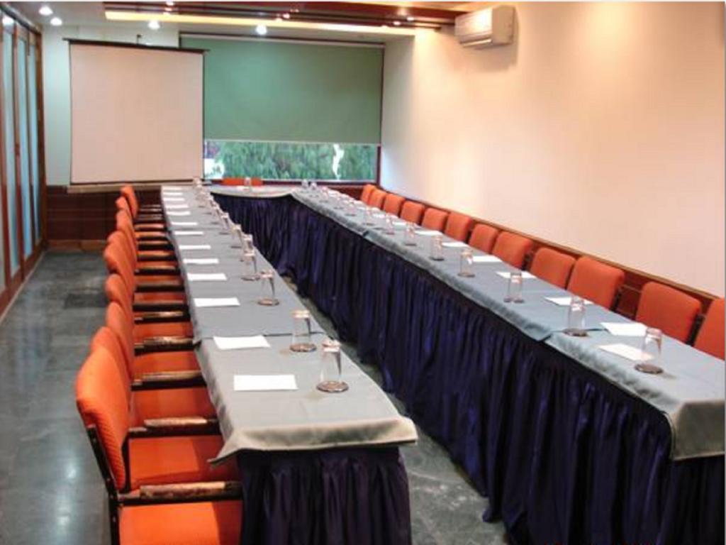 Oyo 15791 Flagship Hotel Executive Hazratganj Lucknow Exterior foto