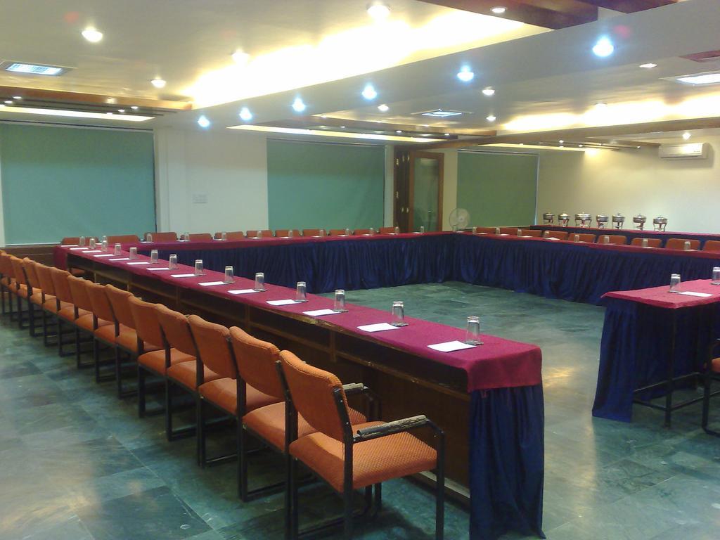 Hotel Executive Lucknow Exterior foto